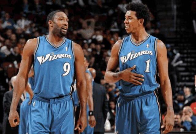 提示本质上 提示本质上